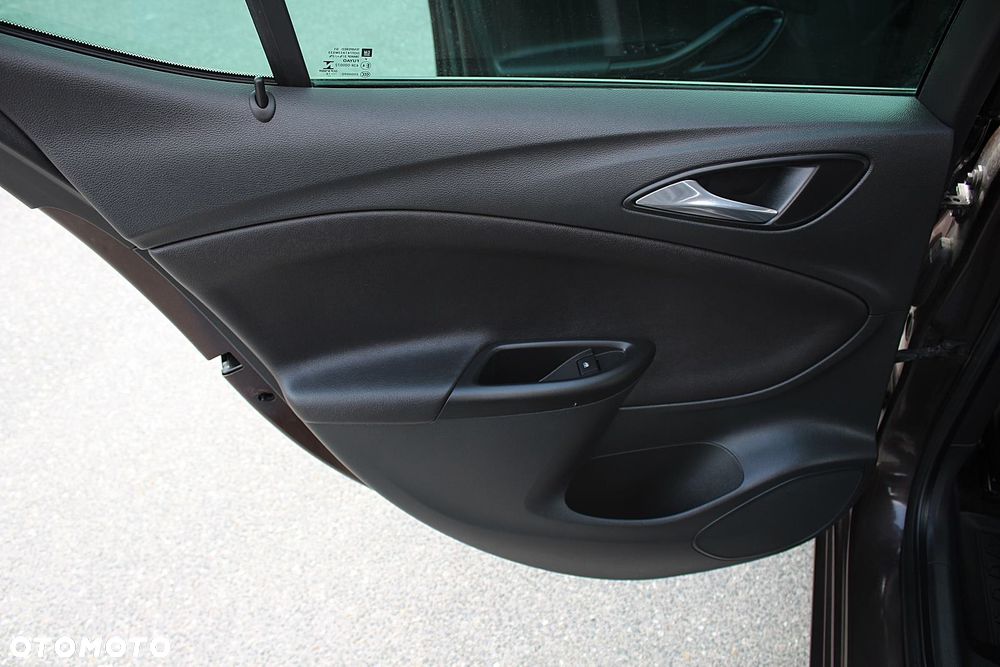 Opel Astra 1.6 T GPF Dynamic S&S - 30