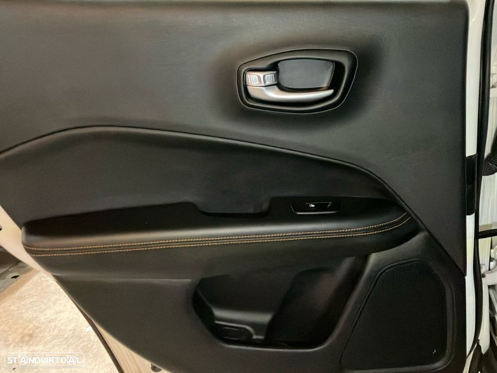 Jeep Compass 1.3 T Limited DCT - 18