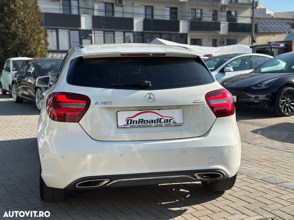 Mercedes-Benz A 180 7G-DCT Urban - 13