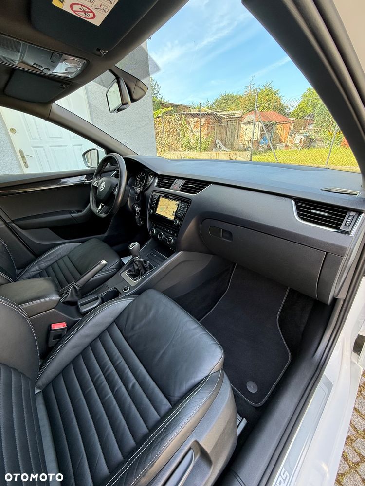 Skoda Octavia 2.0 TDI (Green tec) RS - 25