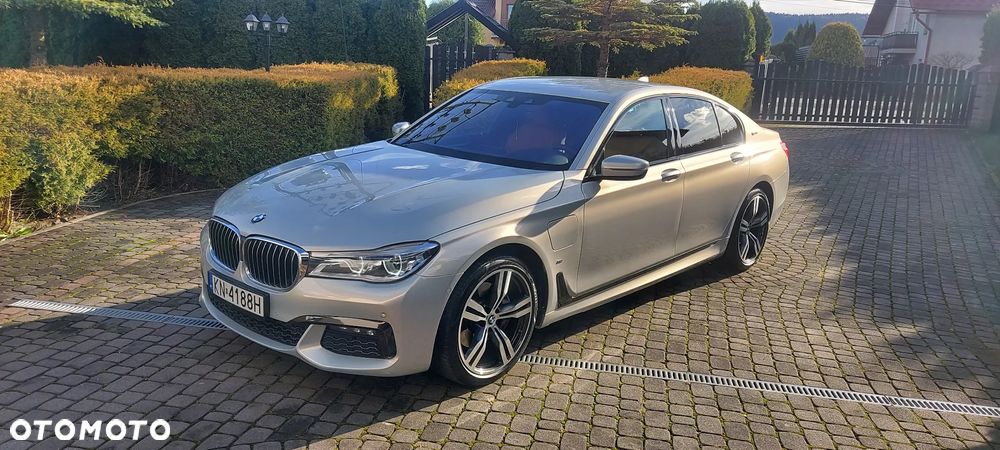 BMW Seria 7 740e iPerformance - 1