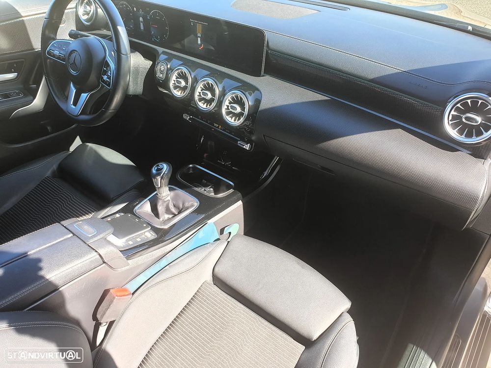 Mercedes-Benz CLA 180 d Progressive - 31