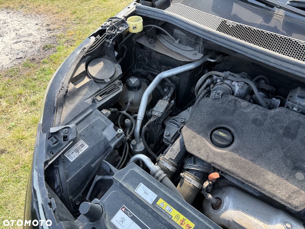 Peugeot 5008 1.5 BlueHDI Allure S&S EAT8 - 20