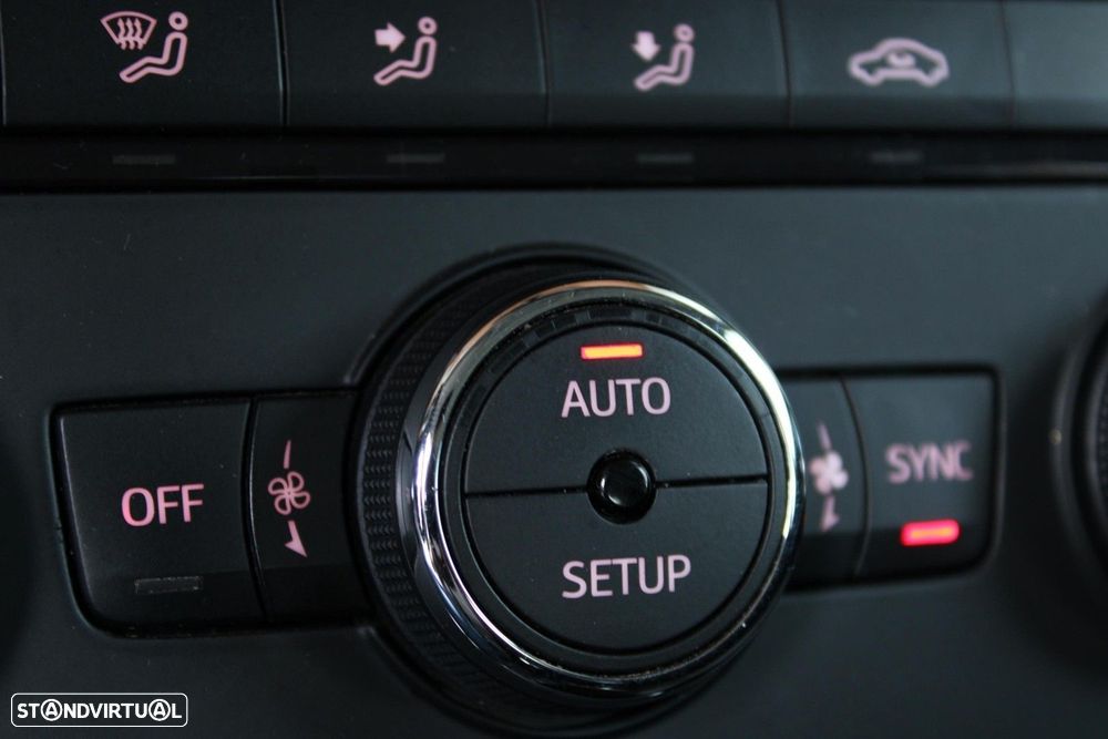 SEAT Leon ST 1.6 TDI Style Ecomotive - 22