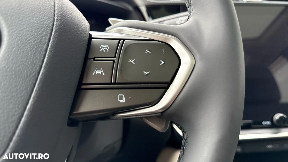 Lexus RZ 450e AWD Luxury - 24
