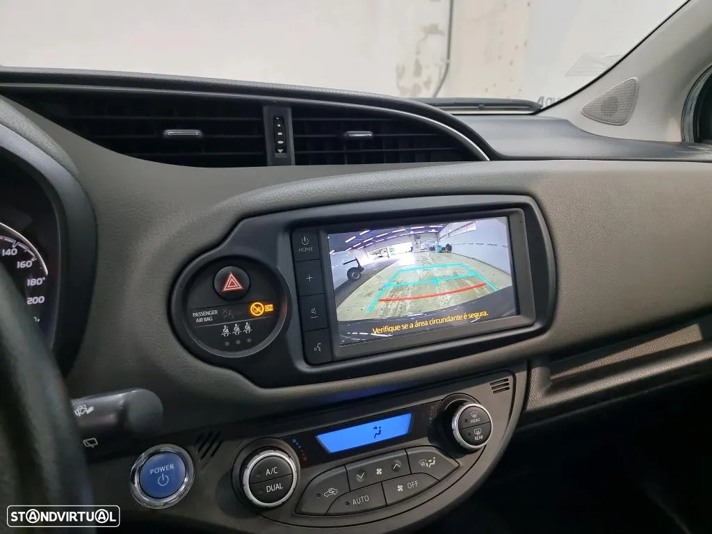 Toyota Yaris 1.5 HSD Comfort - 9