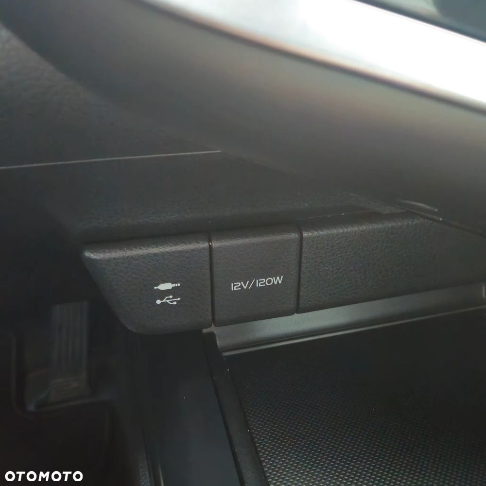 Toyota Camry - 31