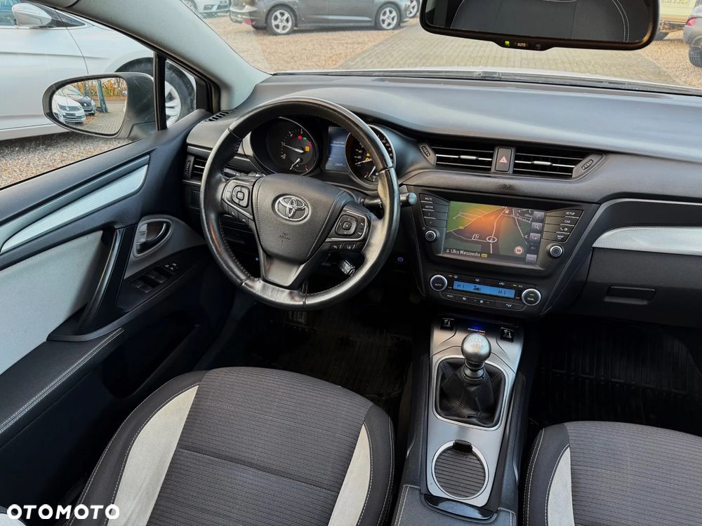 Toyota Avensis 2.0 D-4D Prestige - 12