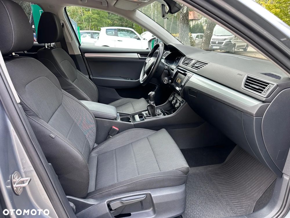 Skoda Superb 2.0 TDI Style - 27
