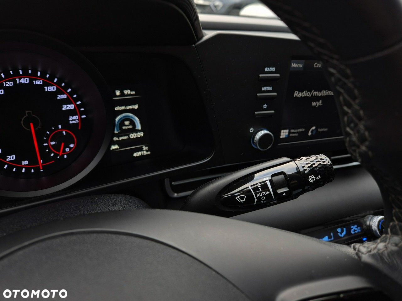 Hyundai Elantra - 24