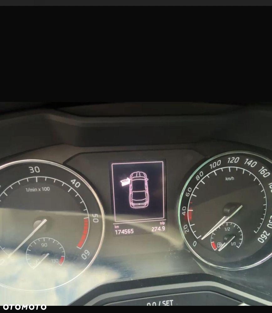 Skoda Superb 2.0 TDI Style DSG - 6