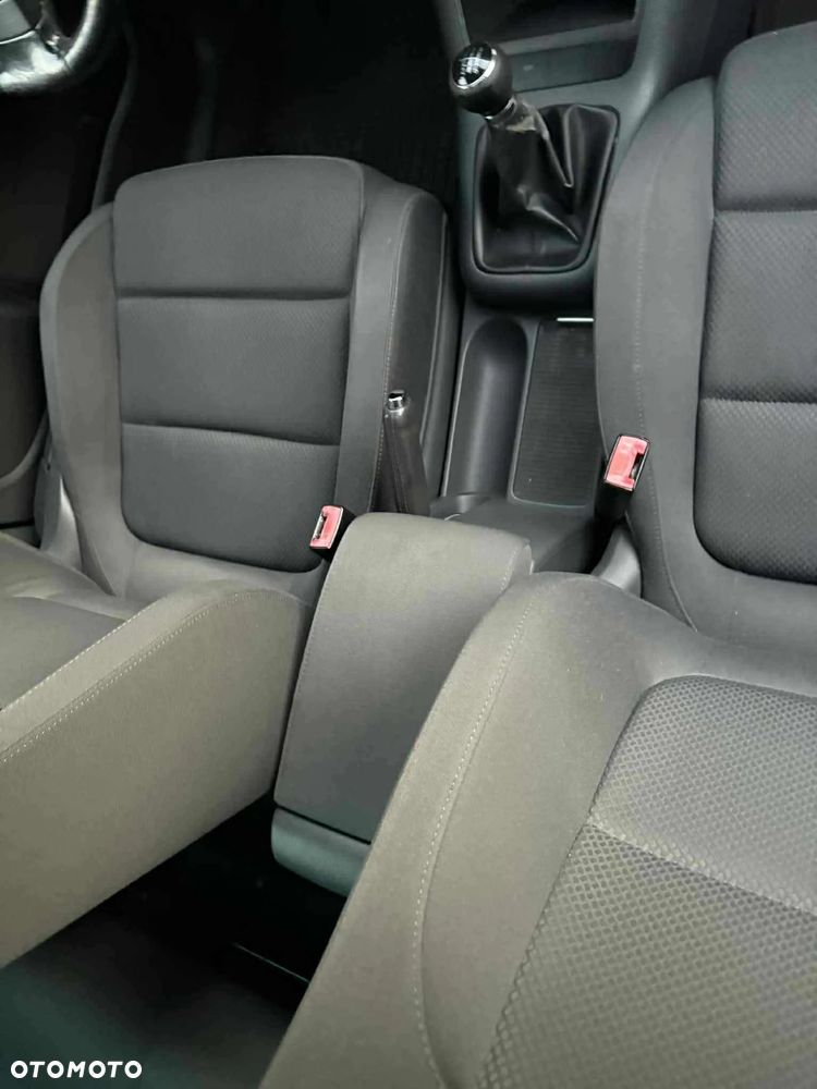Volkswagen Golf V 2.0 TDI Comfortline - 8