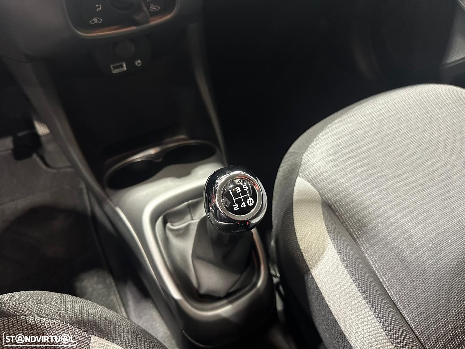 Toyota Aygo 1.0 X-Plus - 31