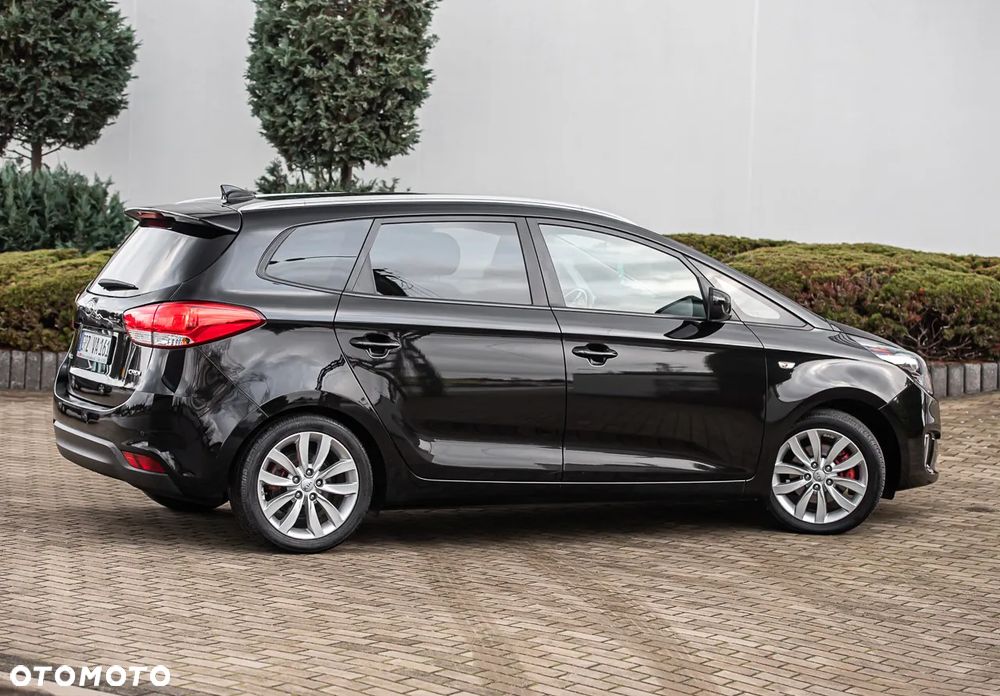 Kia Carens - 14