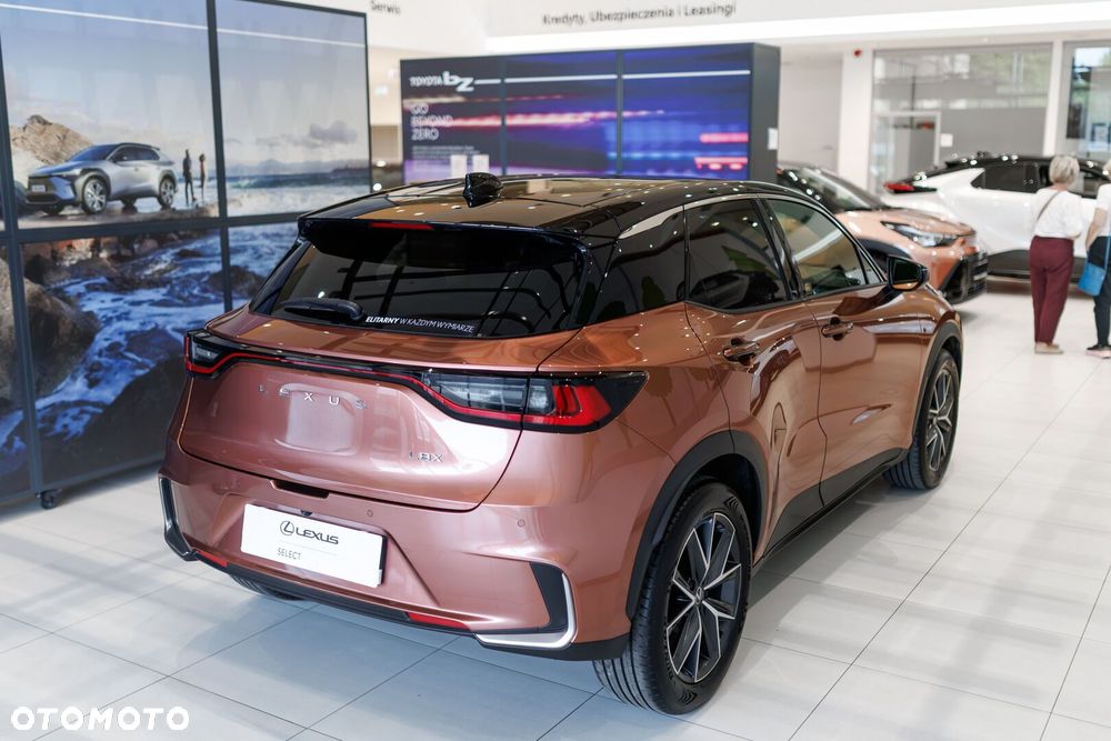 Lexus LBX 1.5 Hybrid Emotion - 18