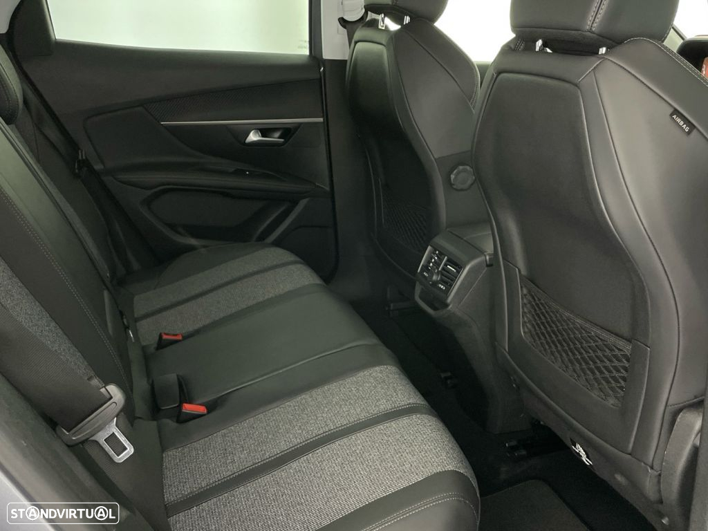 Peugeot 3008 1.2 PureTech Allure - 25