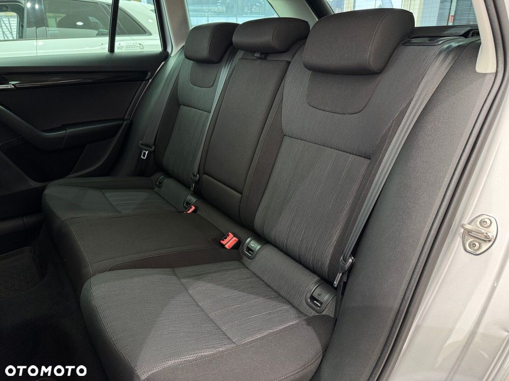 Skoda Octavia 2.0 TDI Style DSG - 13