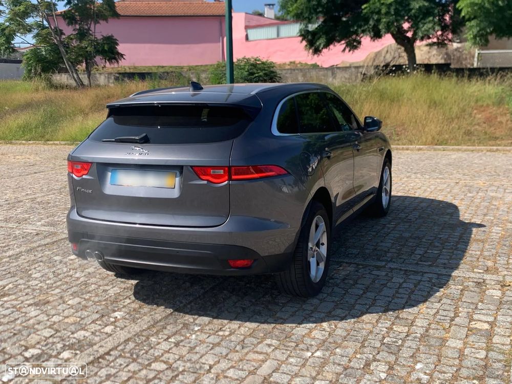 Jaguar F-Pace 2018 photo 4