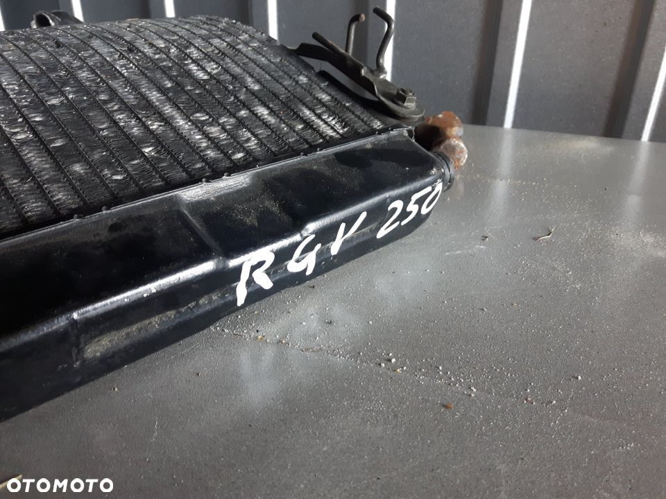 SUZUKI RGV 250 CHŁODNICA WODY ORYGINAŁ - 3