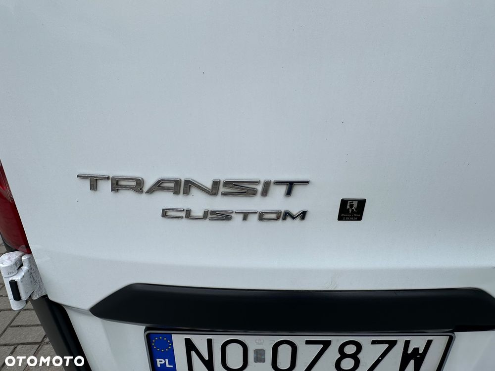 Ford CUSTOM - 20