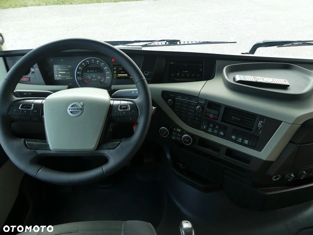 Volvo FH4 500 / EURO 6 / ZESTAW PRZESTRZENNY / KLIMA POSTOJOWA / TV / - 33