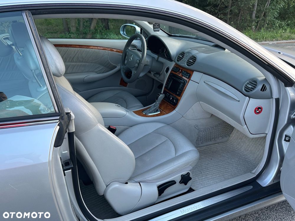 Mercedes-Benz CLK - 27
