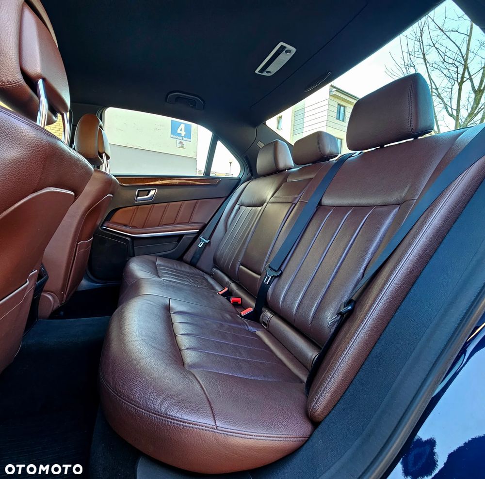 Mercedes-Benz Klasa E 300 CDI DPF BlueEFFICIENCY 7G-TRONIC Avantgarde - 13
