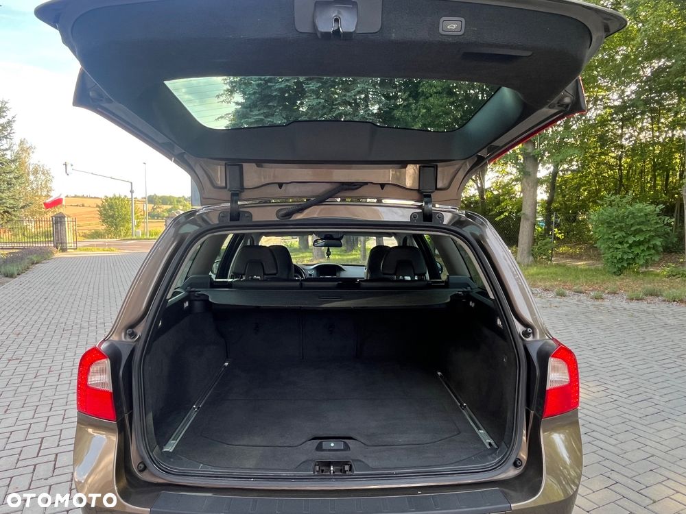 Volvo V70 D4 Momentum - 12