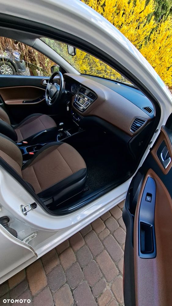 Hyundai i20 1.2 Fresh - 17