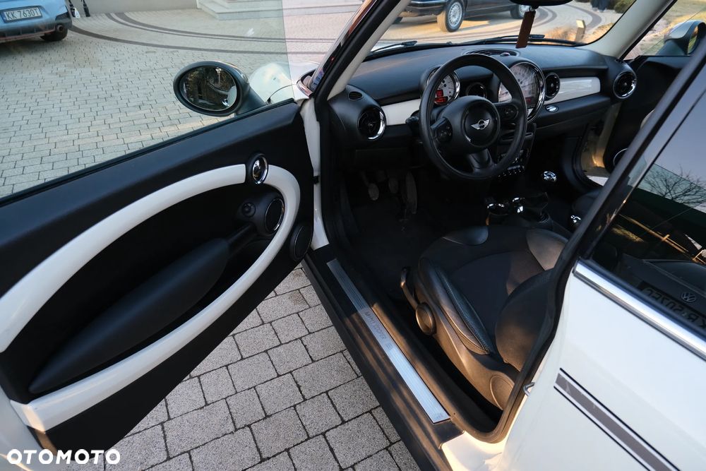 MINI Cooper Standard - 34