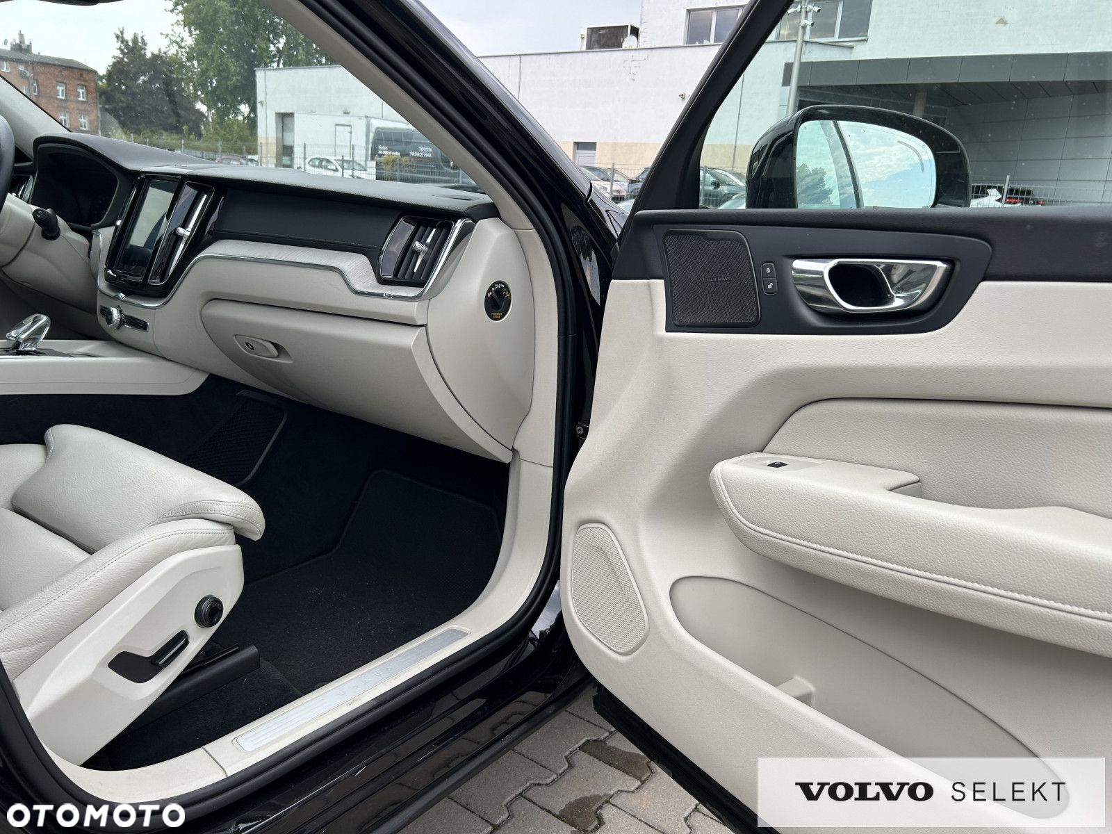 Volvo XC 60 - 24