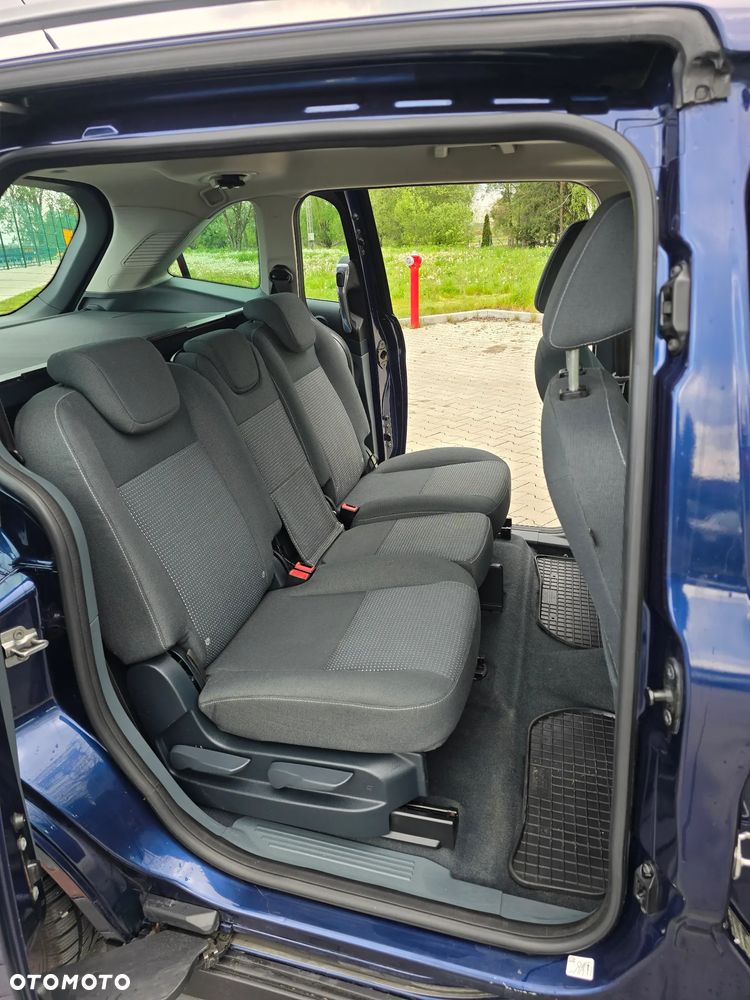 Ford Grand C-MAX - 16