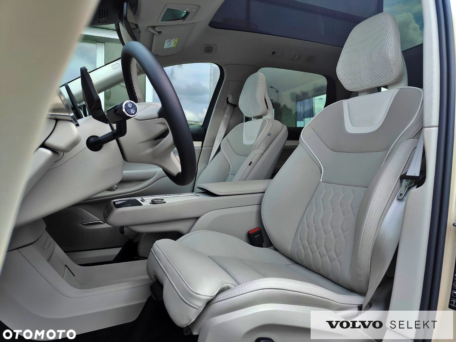 Volvo EX90 - 14