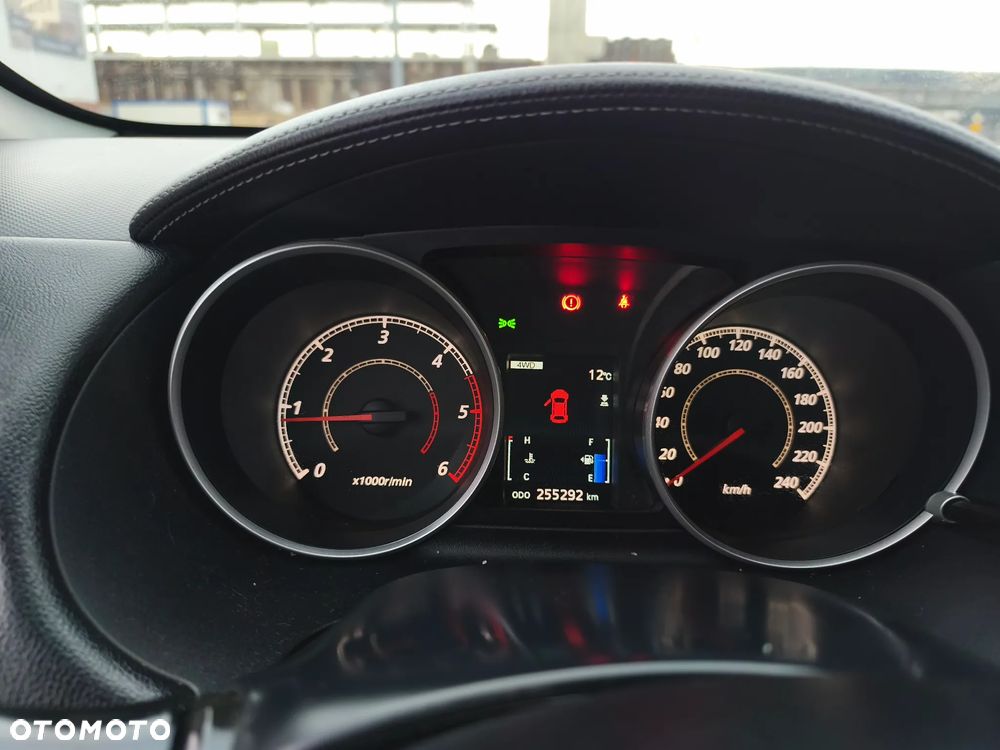 Mitsubishi Outlander 2.0 DID Intense + - 8