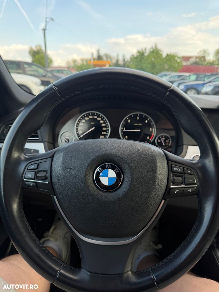 BMW Seria 5 520d Aut. - 13