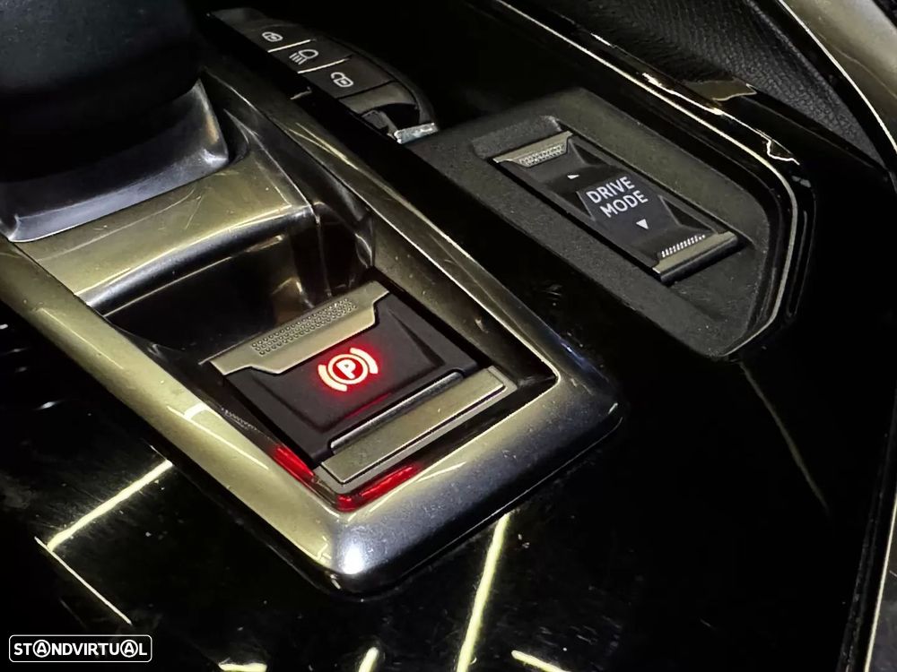 Peugeot 3008 1.6 Hybrid Allure Pack e-EAT8 - 30