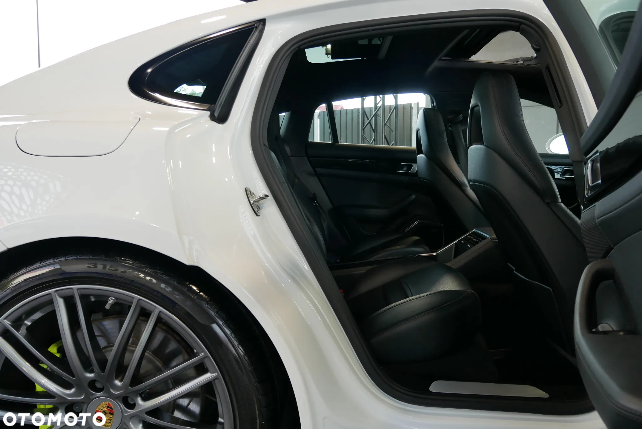 Porsche Panamera - 11