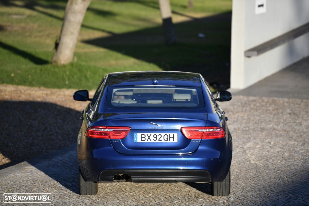 Jaguar XE 20d Aut. Portfolio - 3