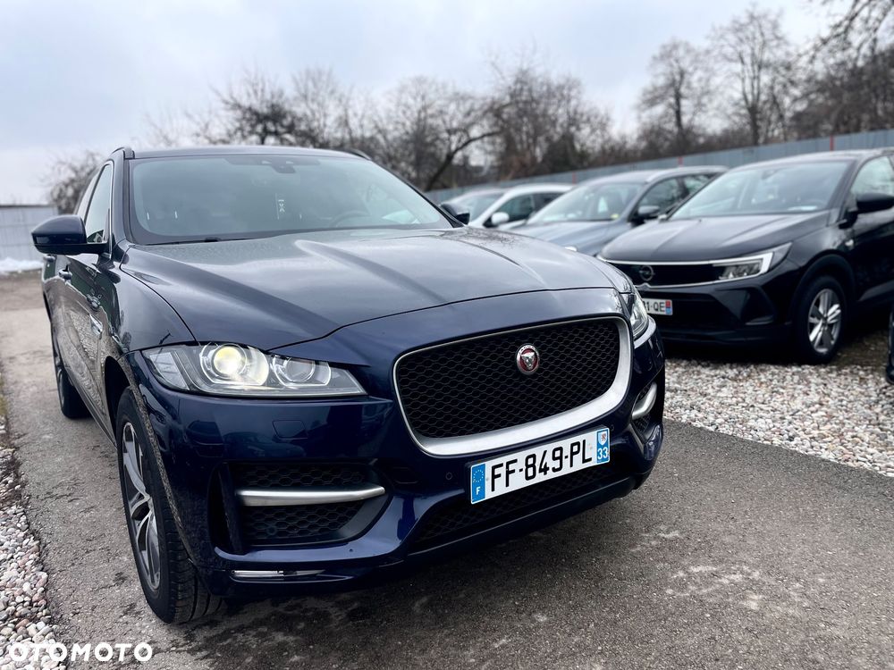 Jaguar F-Pace 25t AWD R-Sport - 3
