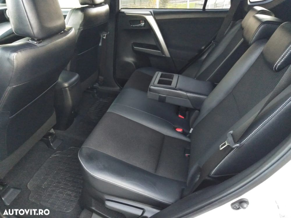 Toyota RAV4 2.5 4x4 Hybrid Style Selection - 11