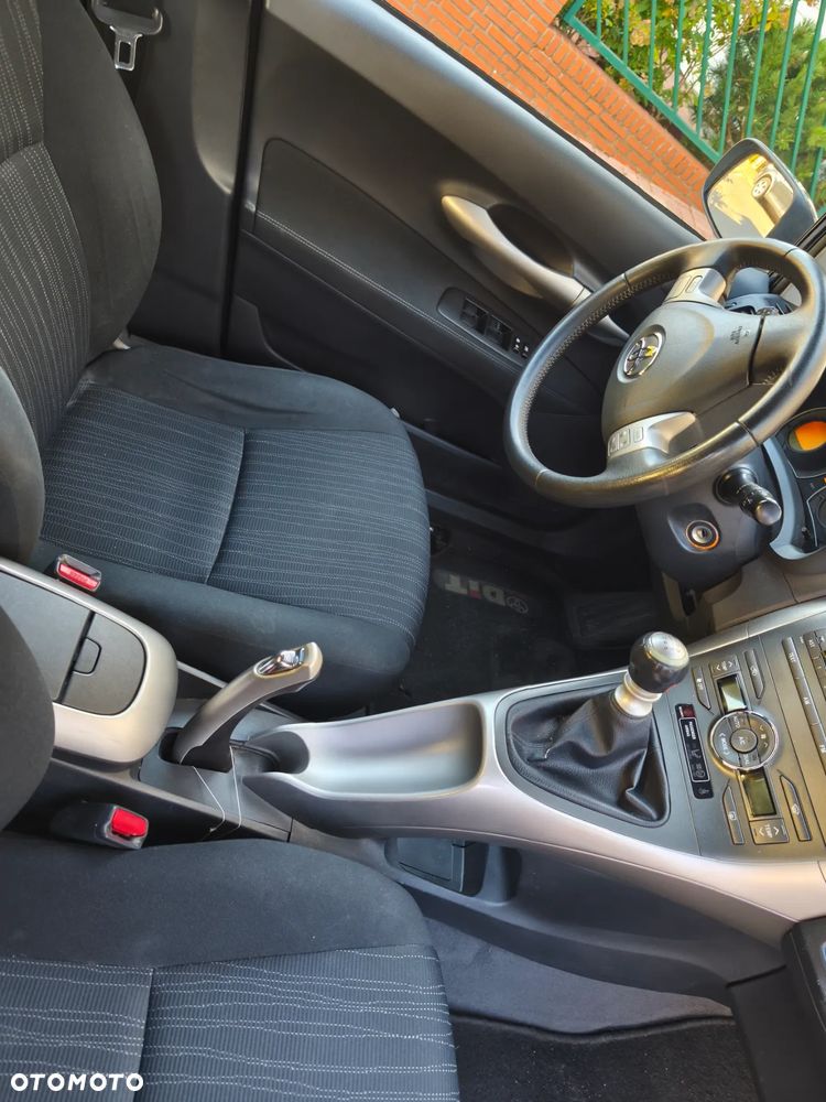 Toyota Auris 1.6 Sol - 2