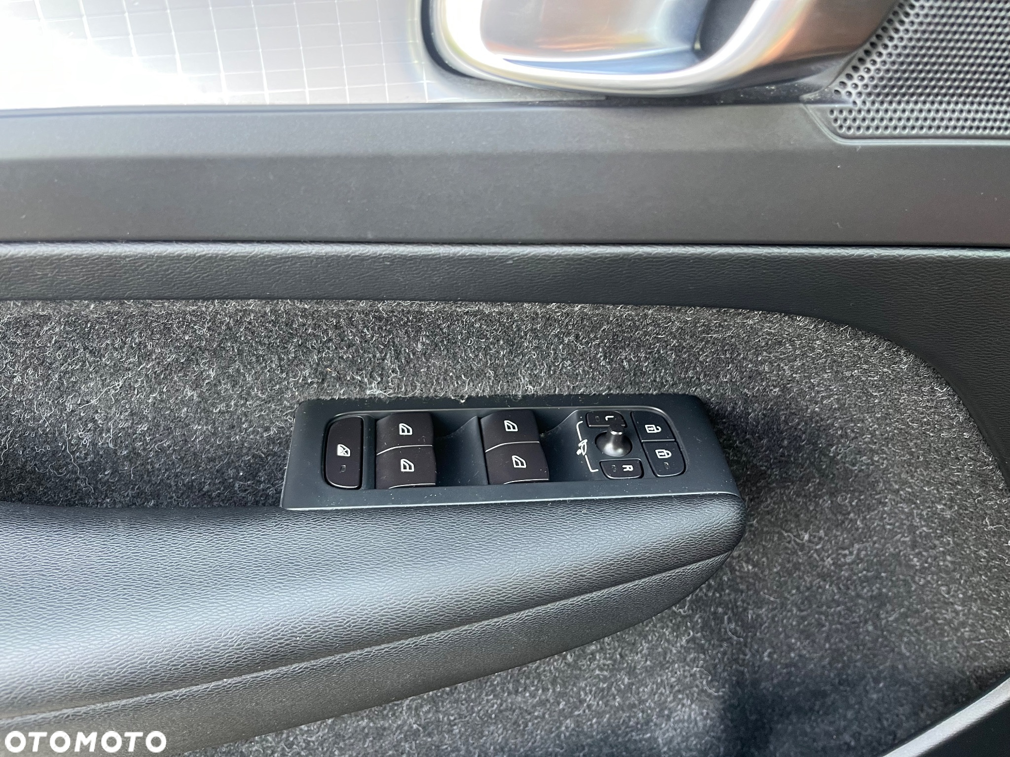 Volvo XC 40 D3 AWD Momentum Pro - 11