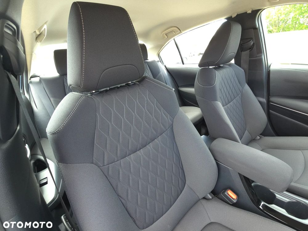 Toyota Corolla 1.8 Hybrid Comfort - 17