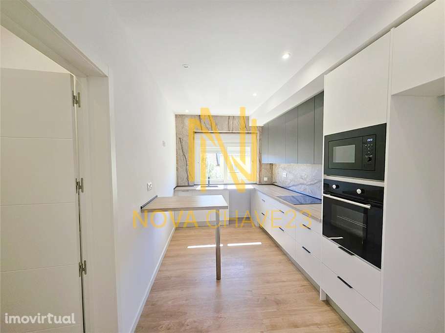 Apartamento T2 com Suite no Cacém –  1.º Andar | Totalmente Remodelado - Grande imagem: 2/30