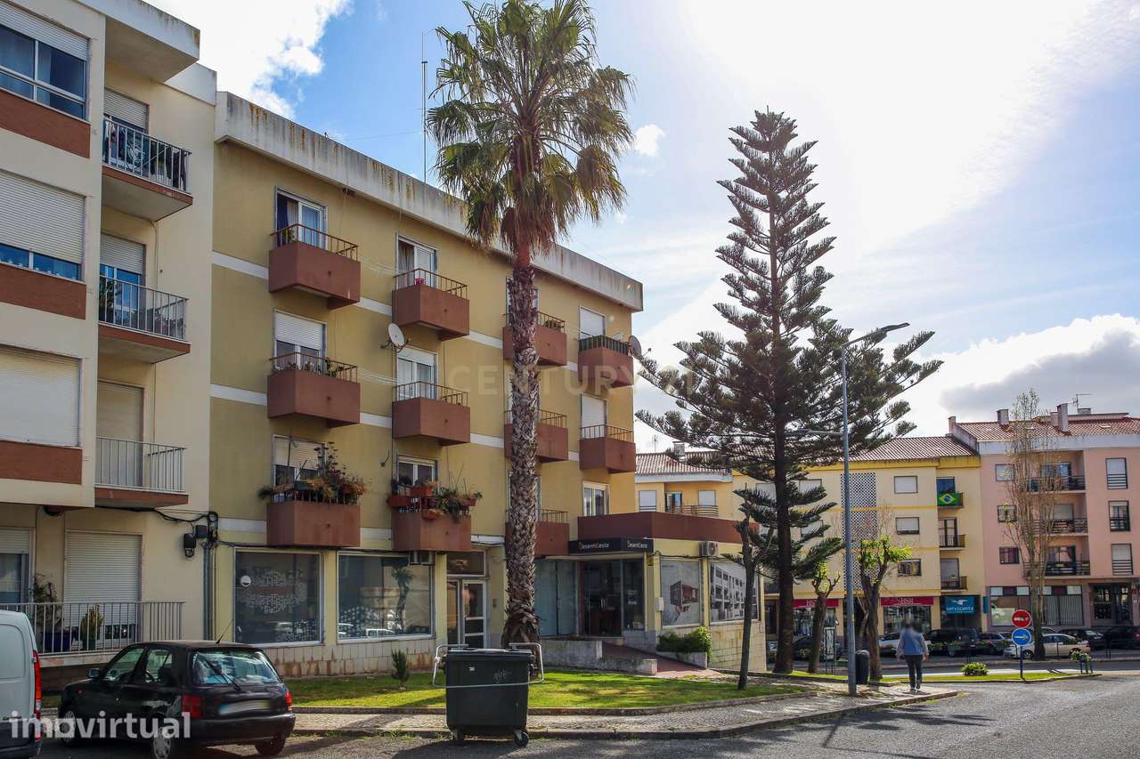 Prédio no Centro da Lourinhã - Grande imagem: 5/47