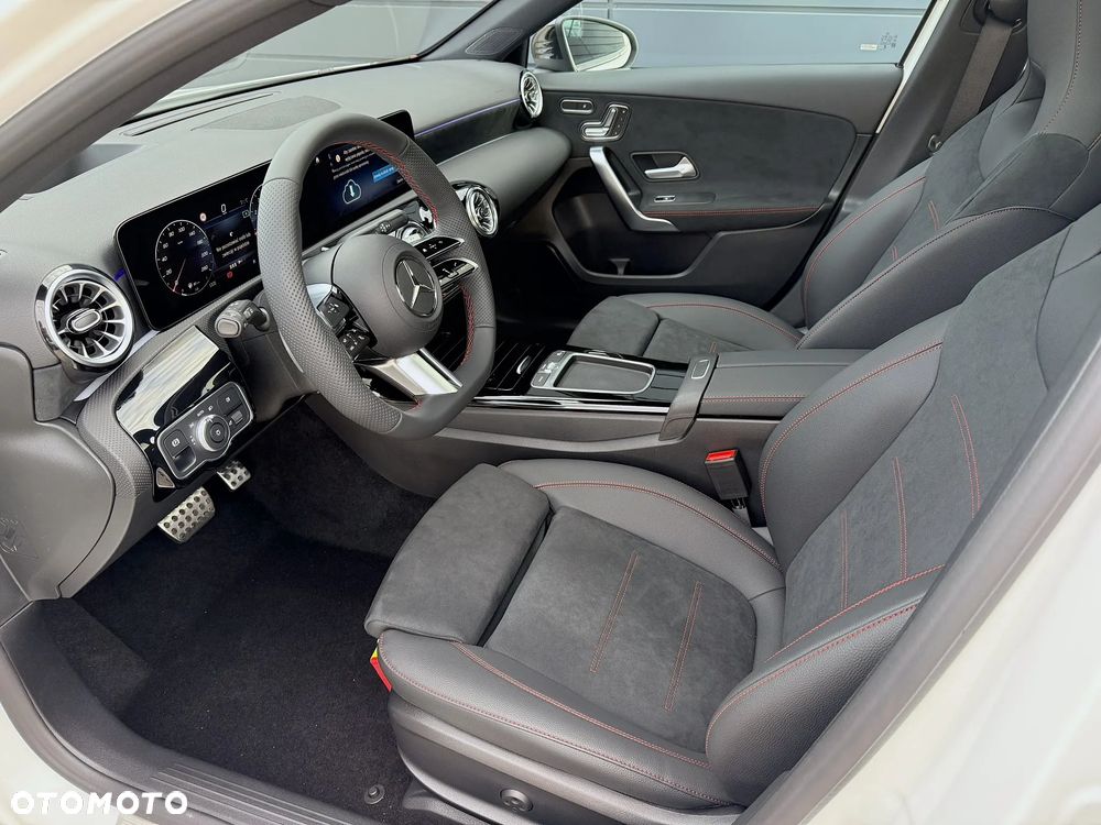 Mercedes-Benz Klasa A 220 4-Matic AMG Line 8G-DCT - 17