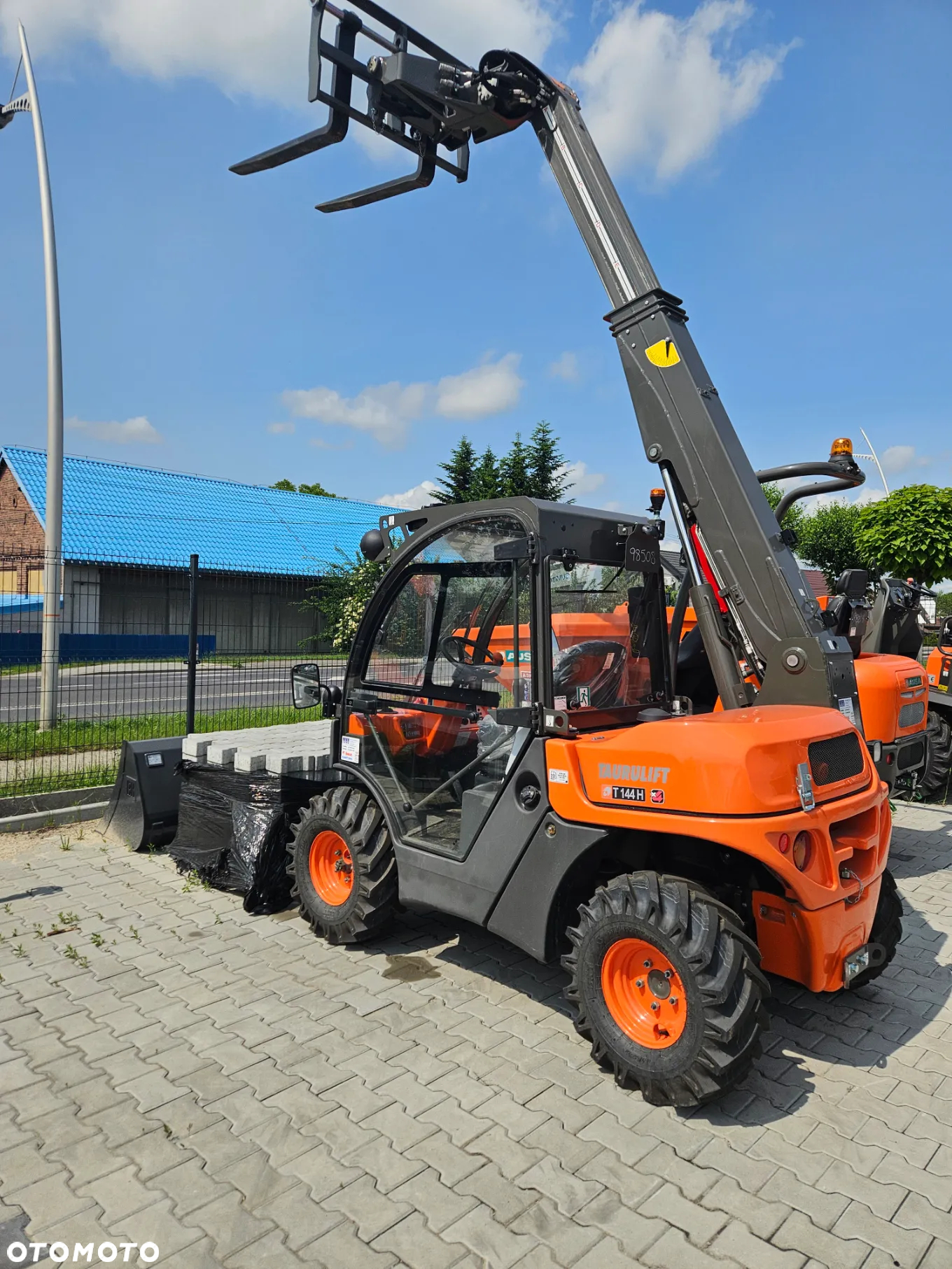 Ausa AUSA T144H - 2