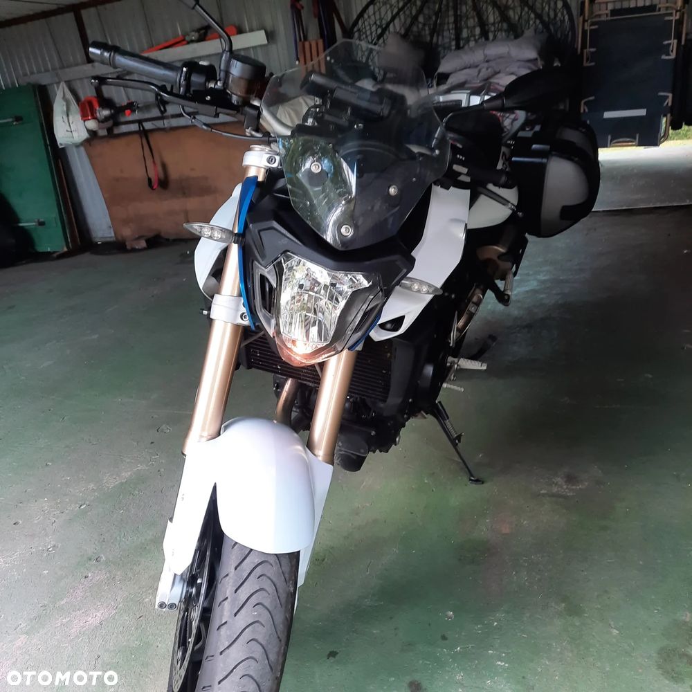 BMW F - 15