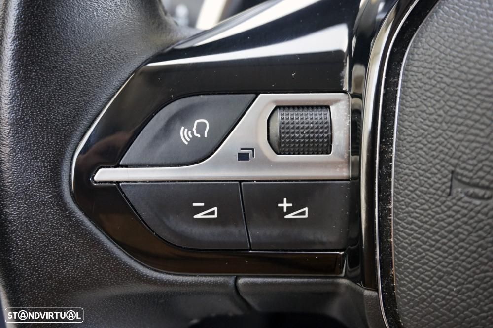 Peugeot 208 1.2 PureTech Allure EAT8 - 11