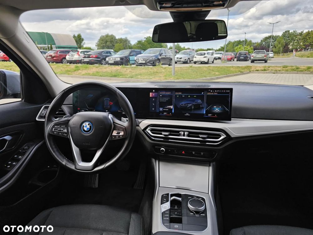 BMW Seria 3 ver-320e-phev - 23